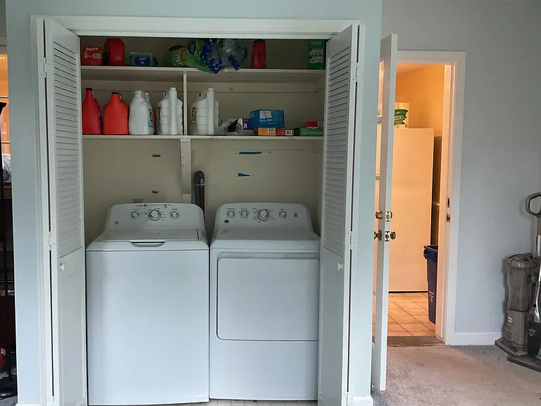 608 S Pleasant St — Photo 16