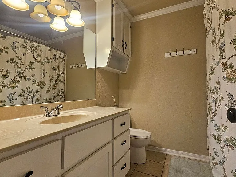 700 Racquet Ct — Photo 12