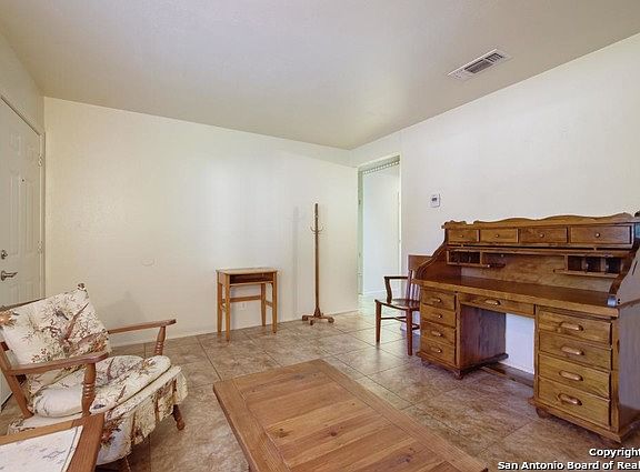 5th image of 931 North Blvd