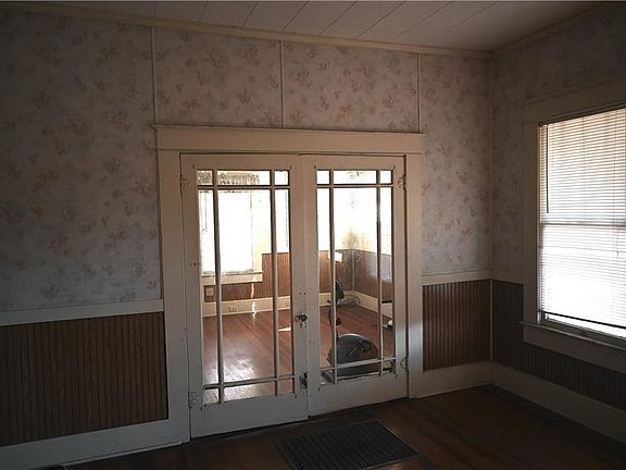 3rd image of 206 S Lexington Ave