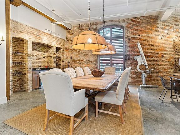 4th image of 840 Tchoupitoulas St APT 101