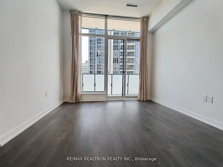 8 Olympic Garden Dr #911 — Photo 9