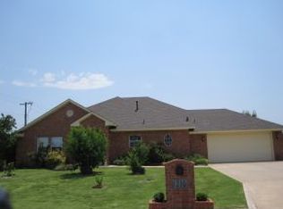1216 Sheryl Ln, Altus, OK 73521