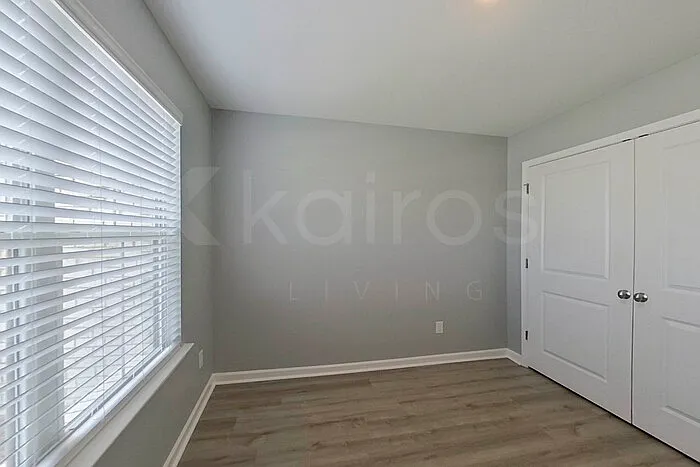 391 Angela St — Photo 10
