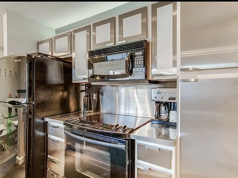 3955 Buena Vista St — Photo 15