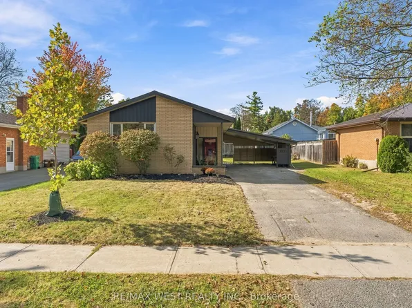 1271 Franklin Dr, Peterborough, ON K9H 6Z3