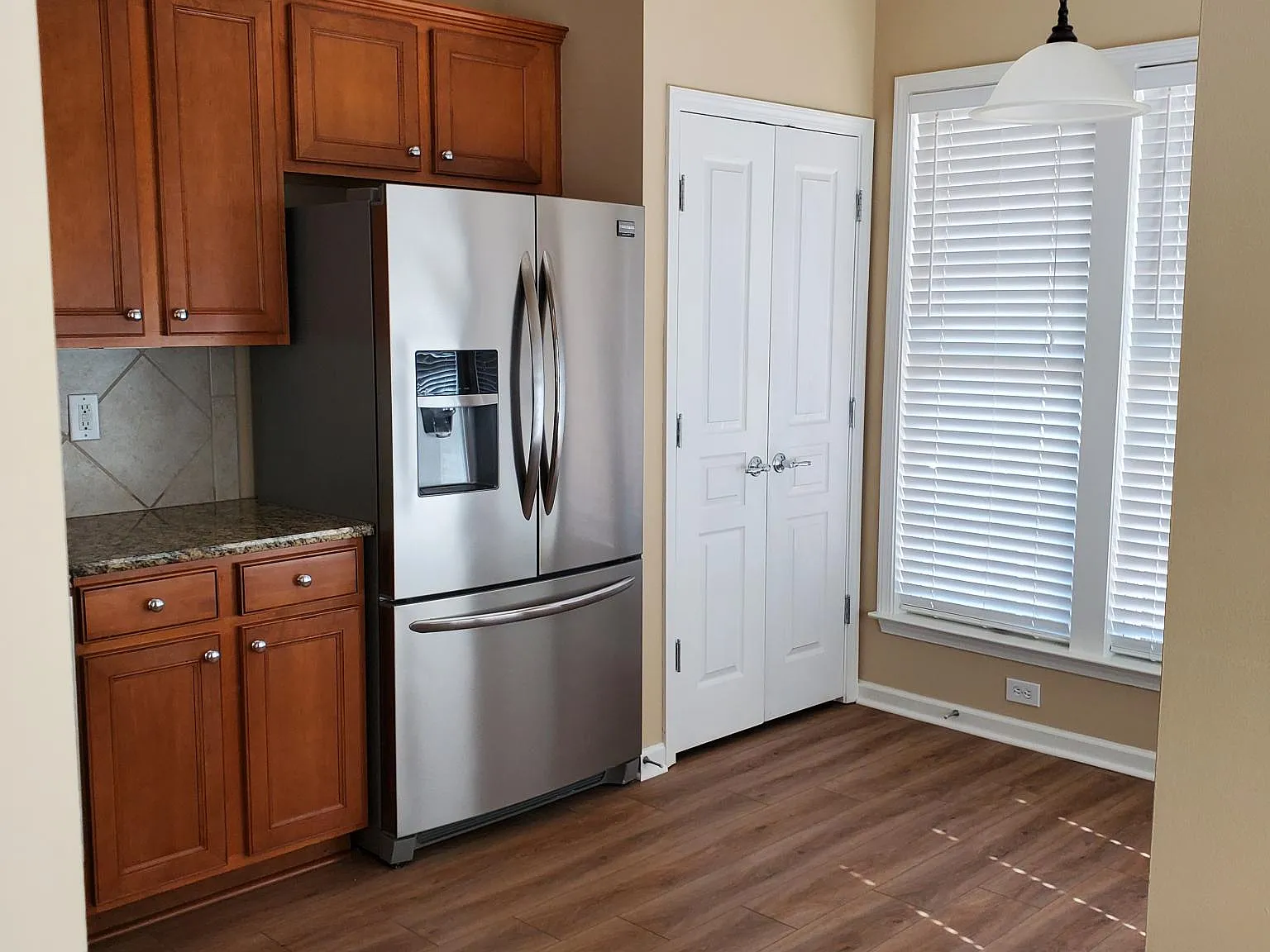 2 bed, 1277 sqft, $2,350 — Photo 4