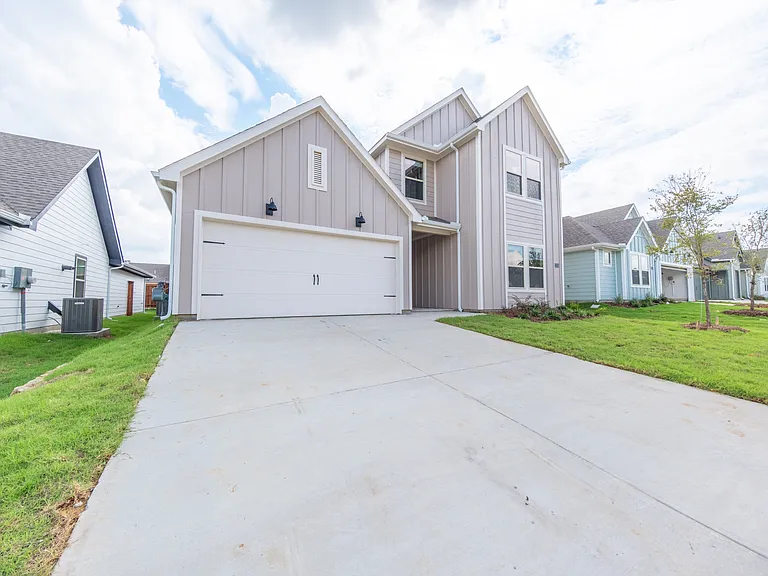 13156 Dawson Dr — Photo 2