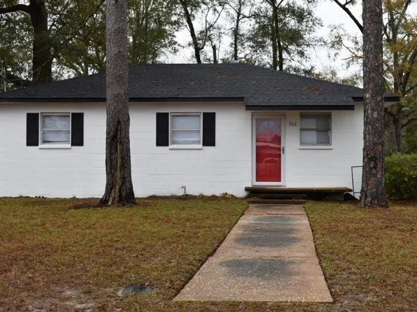 302 W Register Ave, Geneva, AL 36340