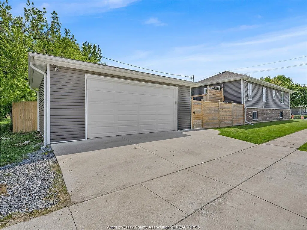 2 bed, 1.5 bath, $3,200 — Photo 3