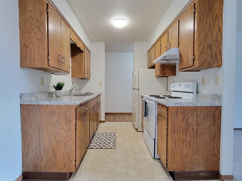 1st image of 1012 10th St NE #15