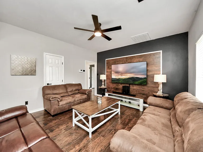 1603 Dove Run — Photo 13