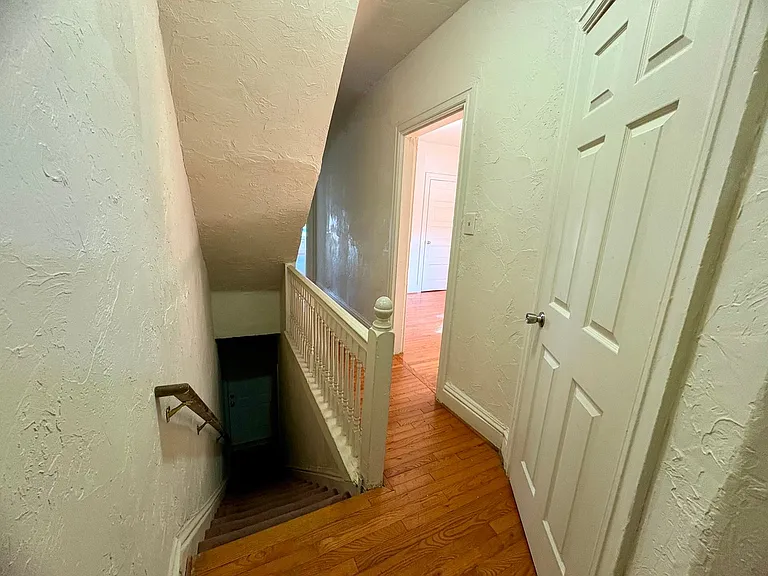 118 S Richland Ave — Photo 3
