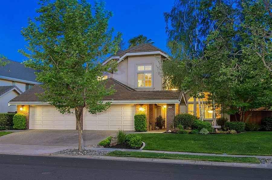 565 Rutherford Cir photo 1