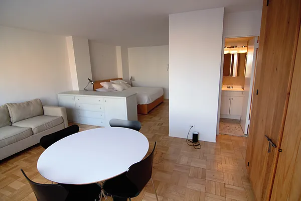 Rented by R New York | media 13