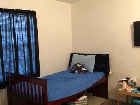 3rd image of 3069 Saint Paul Dr #3069