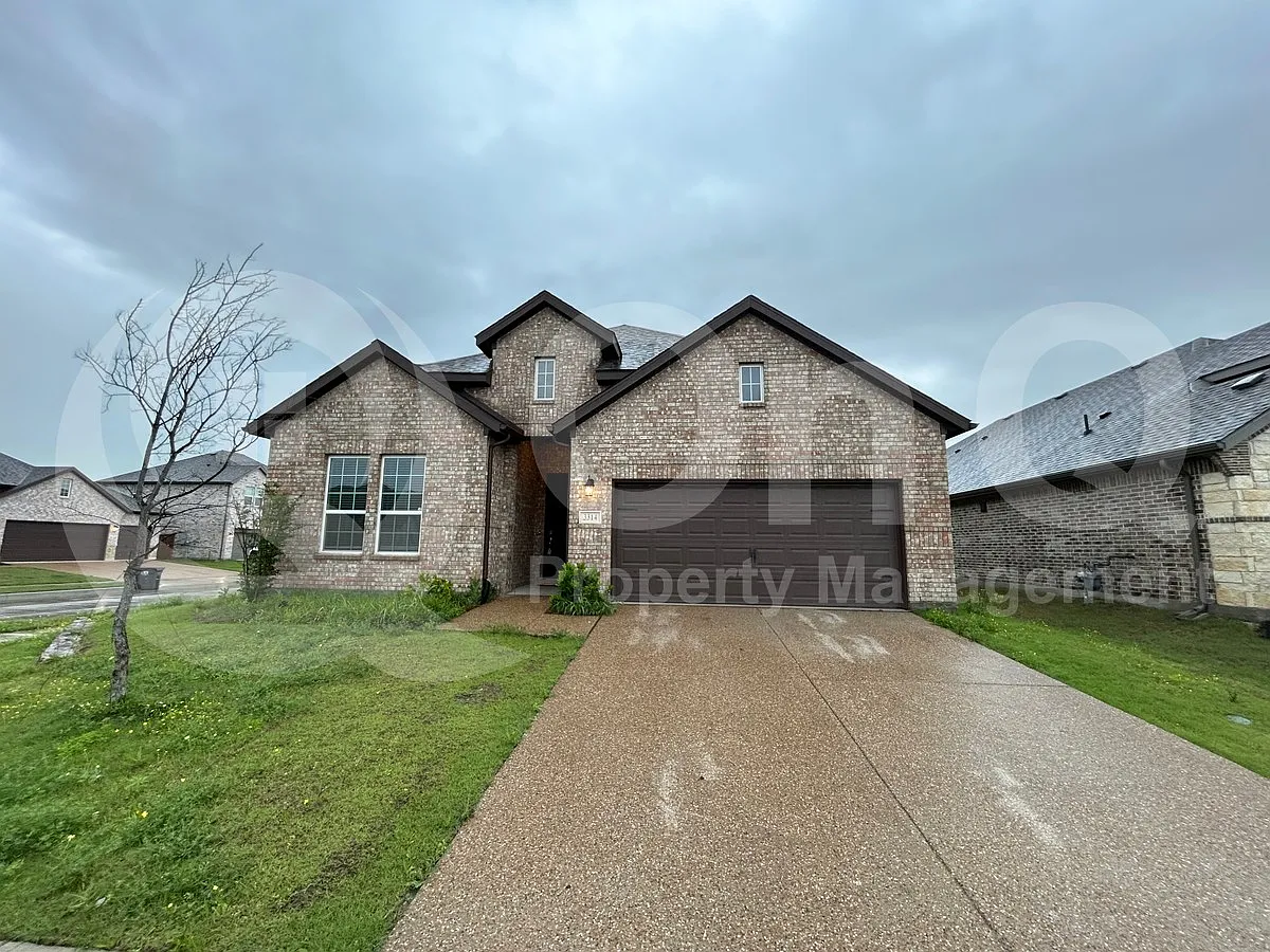 4 bed, 3.0 bath, 2398 sqft, $2,499 — Photo 3