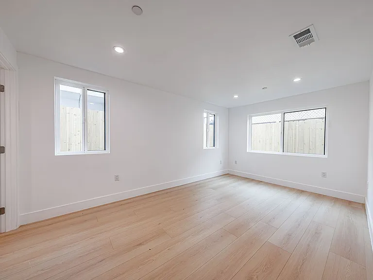 2026 Luxury 3, 4 & 5 Bed Townhomes — Photo 40