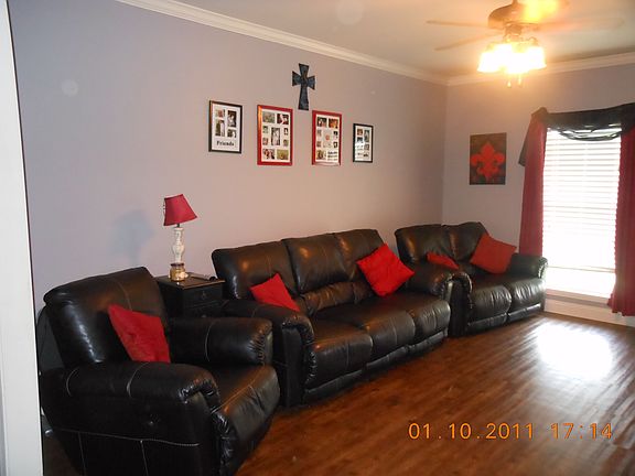 Living Room w/hardwood floors