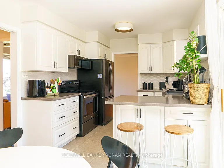 11 Pratt Rd — Photo 4