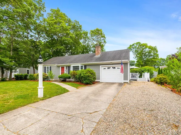 49 Fishermans Cove Road, East Falmouth, MA 02536