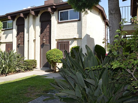3rd image of 5004 Farago Ave Unit 11