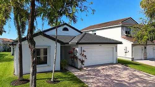 3330 SW 50th St Photo 1