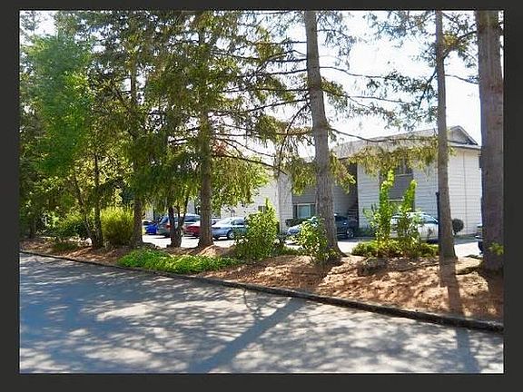3rd image of 5912 158th Avenue Ct E APT A