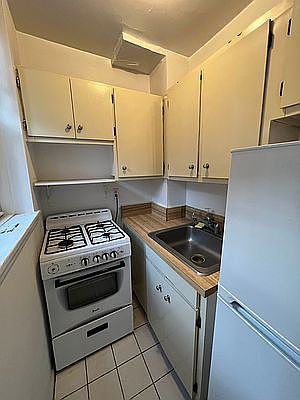 5th image of 71 W 71st St #4G