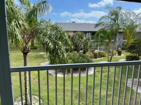 18081 SE Country Club Drive 17 Apt 167, Tequesta, FL 33469