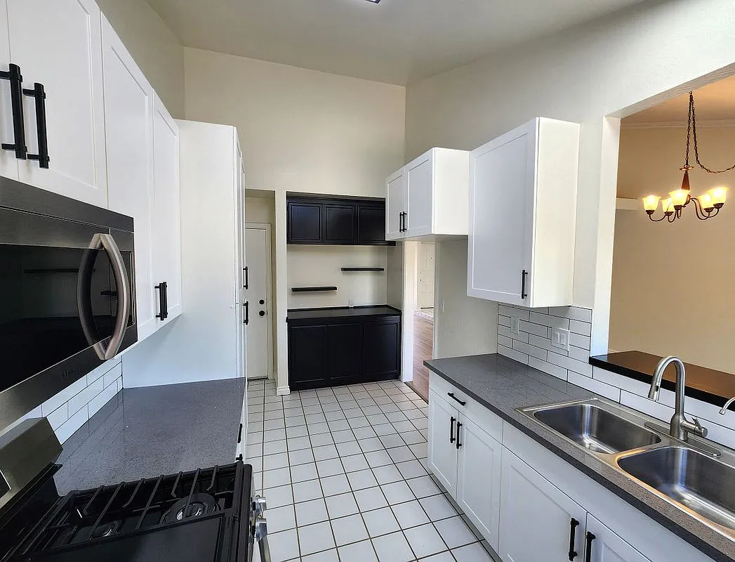 4 bed, 2.0 bath, 1736 sqft, $4,800 — Photo 4