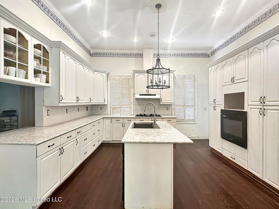 22nd image of 513 Harmony Rd