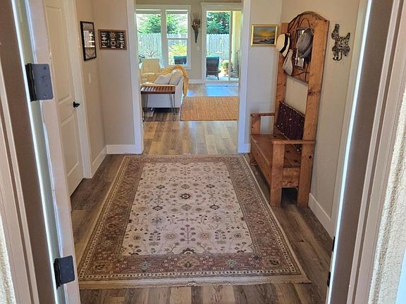 3rd image of 3577 Laver St