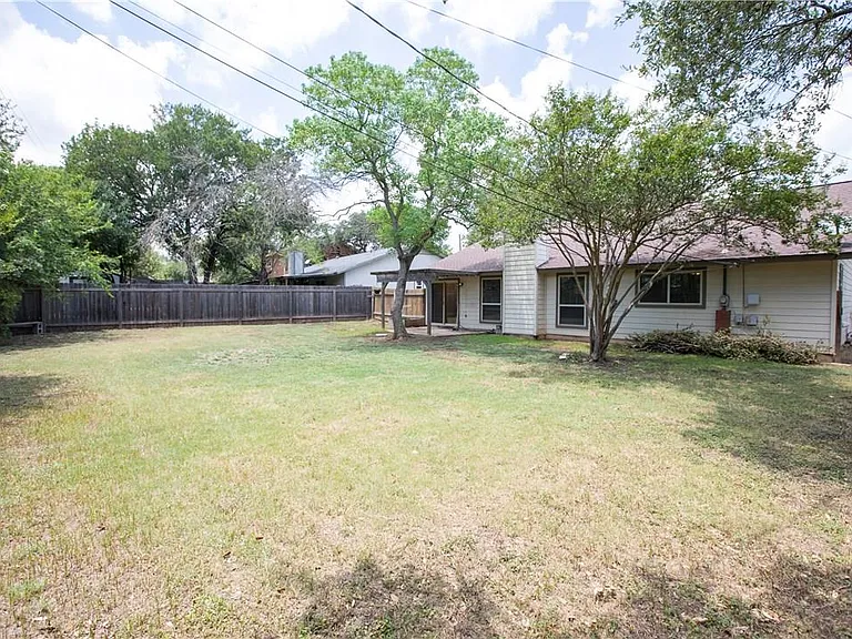 4913 Wing Rd — Photo 21