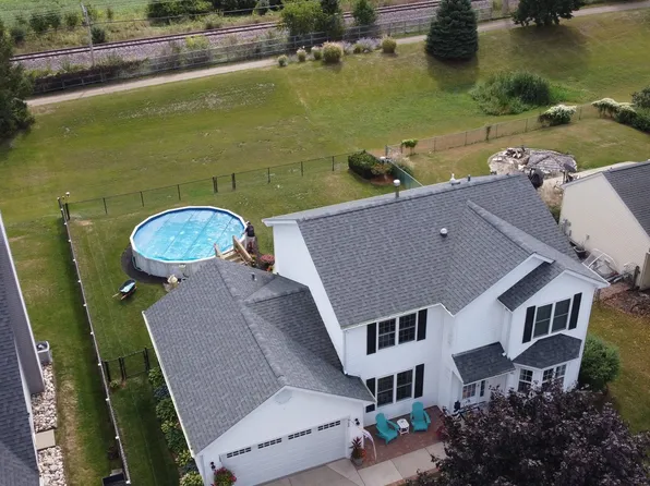 308 S Glenbrook Trl, McHenry, IL 60050