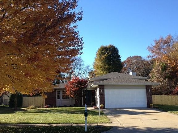 2nd image of 3704 Woodfield Ln