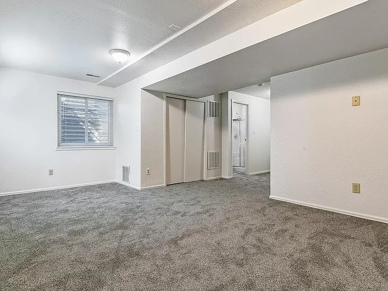6945 Ashley Dr — Photo 18