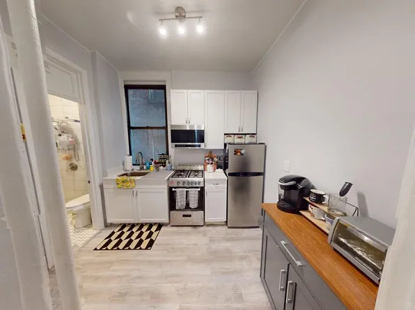 221 East 83rd Street image 1 of 12