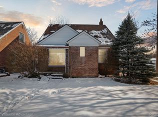 1453 Hollywood St, Dearborn, MI 48124