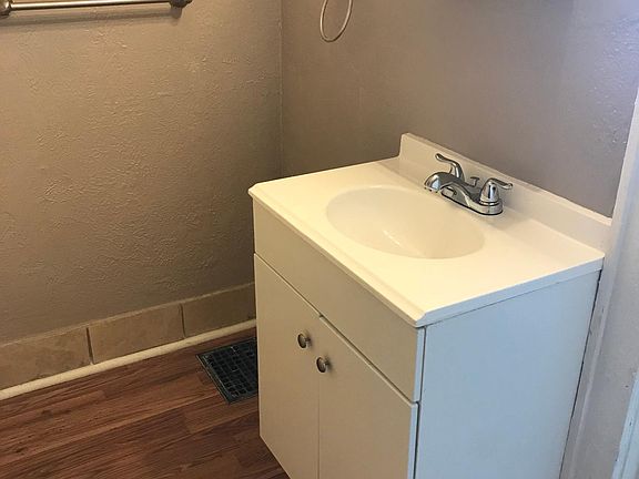 5th image of 942 Leona Ave