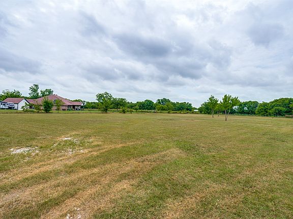 2nd image of 1 Gregory Rd