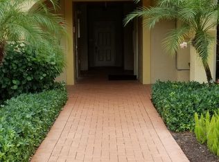300 Uno Lago Dr APT 103, Juno Beach, FL 33408