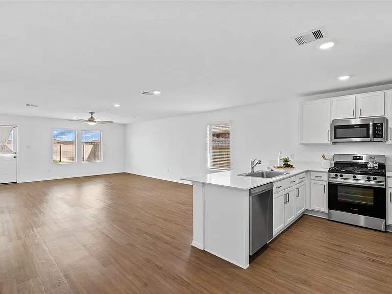 2805 Fountain Woods Dr — Photo 33