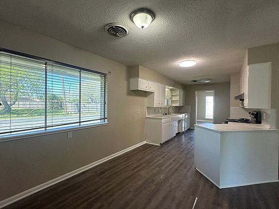 5th image of 6022 Killarney Dr