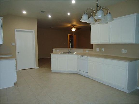 Another view of this beautiful kitchen,