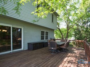 575 Carol Ln, Perrysburg, OH 43551