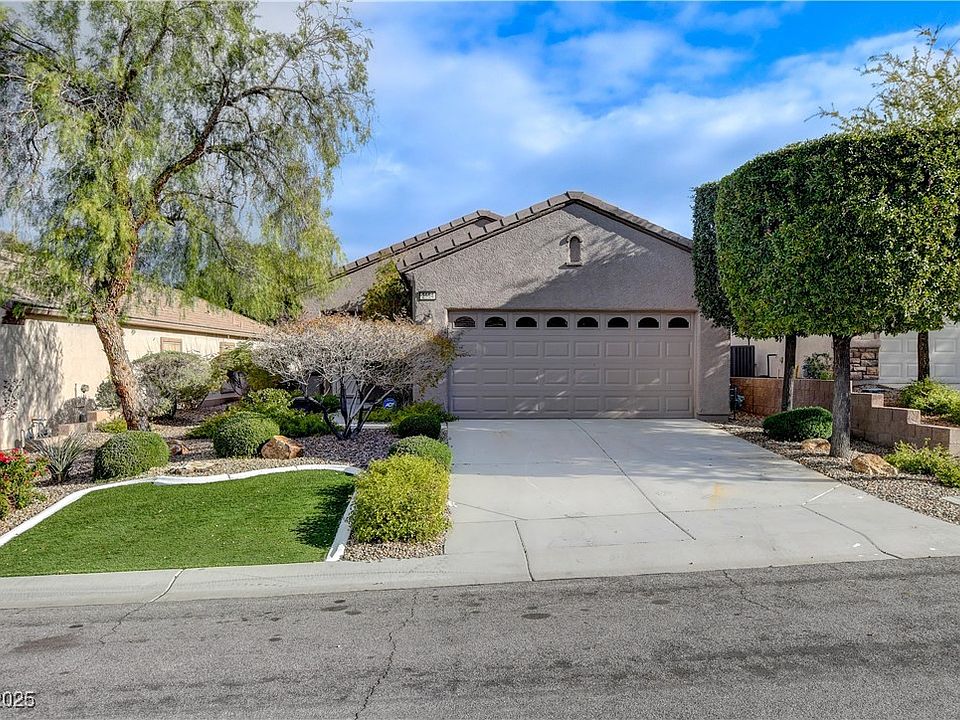 1st image of 2554 Crater Rock St