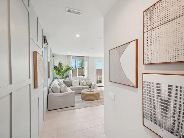 16054 Montenegro Ln, Fontana, CA 92336