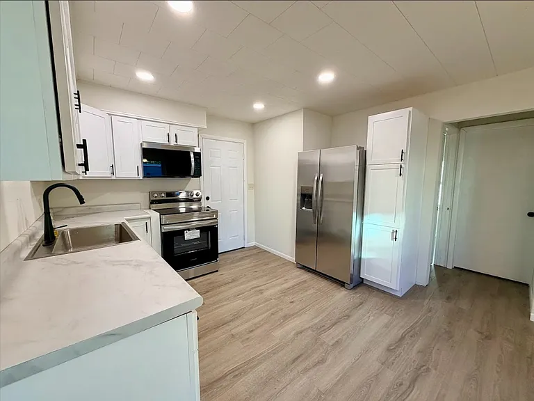 703 Gray St #703 — Photo 4