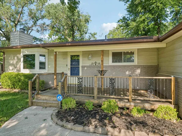 1713 N Terry Ln, Andover, KS 67002